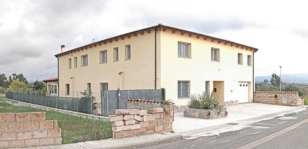 B&B S'Ena Suni Exterior photo
